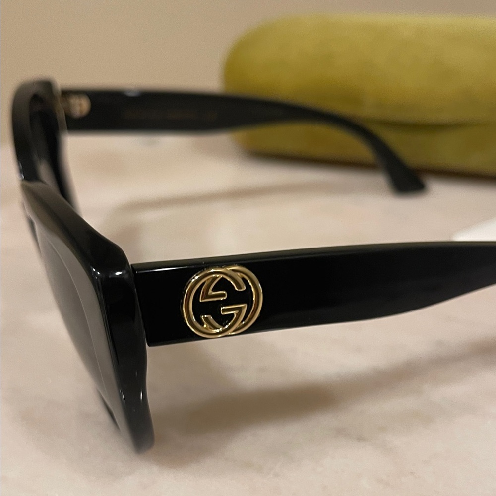 Gucci Black Cat Eye Sunglasses - Picture 7 of 16